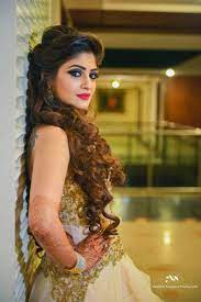 Mumbai Wedding Traditional Wedding Real Wedding Inspiration Ideas From Aishwarya Samart Wedding Engagement Hairstyles Hairstyles For Gowns Unique Wedding Hairstyles