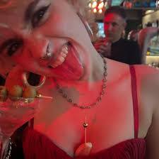 Alice Melville's Instagram, Twitter & Facebook