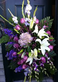 What are the best sympathy flowers? Pin By Carolyn Dundovich On Sympathy Collections Funeral Flower Arrangements Funeral Flowers Memorial Flowers