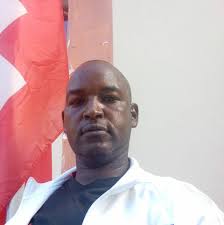 Hon. Eugene Wamalwa and kalonzo musyoka visits Okiya Omtatah at Milimani  Court where he is being held with other protestors before arraignment.