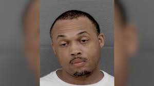 Convicted felon arrested during traffic stop in Statesville