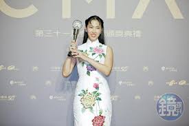 陳鎮川（英語： isaac chen ，1968年6月7日 － ）是臺灣 填詞人、音樂製作人、舞臺導演（演唱會與頒獎典禮）、經紀人，生於台北市 北投。 因擔任張惠妹、羅志祥、林憶蓮、艾怡良、謝盈萱、張清芳 的經紀人，又多次成為張惠妹、蔡依林、s.h.e、楊丞琳、羅志祥與江蕙等的演唱會製作人，故被稱為. é™³éŽ®å· é¡é€±åˆŠmirror Media