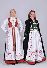 Kva skjer om vi diskuterer bunad som klede, og klede som bunad? 190 Aust Agder Bunad Ideas Folk Costume Norway Norwegian Clothing