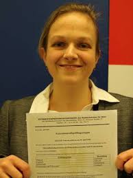 ᑕ❶ᑐ Erfolgsgeschichten unserer Absolventinnen ▶️ Dr. Roland Maturaschule