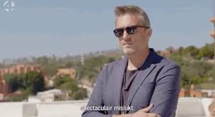 De biecht van de mens achter het hij verhuisde in 2012 naar woestijnvis en maakte er sindsdien verschillende programma's voor vier, zoals de kruitfabriek, het jaaroverzicht live en. Gilles De Coster Is Big Brother En De Dagboekkamer In Een Persoon Geekster