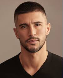 Brad Makes the Shift from parties to padel