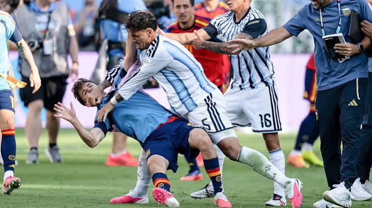 فيفا يعلن عقوبات مشاجرة نهائي كأس العالم