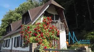 Dans Un Environnement Naturel Offrant Une Vue Degagee Sur La Vallee De L Eaulne Et Martin Eglise Maison A Vendre Composee En 2020 Vente Maison Maison Maison A Vendre