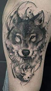 Tatuagem Feminina Lobo No Braco Com Inspiracoes Lobo Tatuagem Tatuagem Tribal De Lobo Tatuagem Pena Por isso confira essas inspiracoes incriveis para voce investir. pinterest