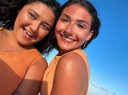 Lauren Doss's Instagram, Twitter & Facebook