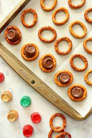 Just look at that ingredient list! Rolo Pretzel Bites Crunchy Creamy Sweet