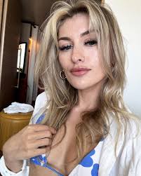 Elly Anderson (@elly.christine) • Instagram photos and videos