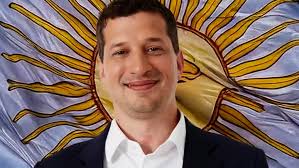 Yamil Santoro presenta a su candidato