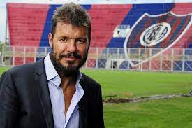 Periodista, productor de contenidos multimedia, conductor de tv, presidente de @lafliaok y vice presidente de san lorenzo. La Hora De Tinelli En Su Version Albertista Elecciones En San Lorenzo