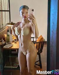 Halle Bailey Leaks Porn Comic Rule 34 Comic Cartoon Porn Comicsexiezpix Web  Porn