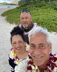 Happy Holidays! This morning I'm preparing to visit my family in Hawaii. In  some ways this year was a difficult one but I'm happy to end it with alofa  and aiga. 🙏🏽