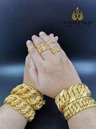 Rantai tangan emas terbaru aurora italia public gold adalah koleksi gelang tangan emas dengan pelbagai pilihan aksesori buah penyeri emas atau keunikan koleksi aurora italia dengan ratusan buah emas atau charms dapat melonjakkan nilai barang kemas dengan reka bentuk yang cantik. Rantai Tangan Emas Terkini 32 Gelang Emas Gajah Pasir Inspirasi Terbaru Terkini Model Rantai Tanggan N Gelang Mas 22k Emas 916 Murah Dan Cantik Gelang Ukiran Bungga N Gelang Keroncong
