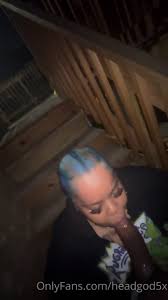 Headgoddess showing off her talent