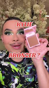 Kylie whats good with your bronzer ? #kyliejenner #kyliecosmetics #kylie  #makeup #bronzer #beauty #bronzerhack #foryoupage #foryou