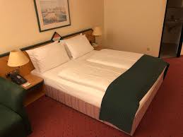 Guests enjoy free use of holiday inn's sauna. Review Holiday Inn Essen City Centre Frankfurtflyer De