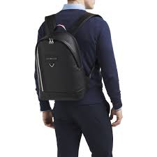 Du modèle en cuir pour y glisser votre tenue de travail aux sacs grand format pour les départs en weekend et les escapades en pleine nature, asos design vous propose un large. Sac A Dos En Cuir Noir Tommy Hilfiger Tommy Hilfiger Maroquinerie Sac A Dos Homme