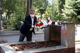 The first game played between the two sides was an istanbul football league game on 22 august 1924. Besiktas In Onursal Baskani Suleyman Seba Kabri Basinda Anildi