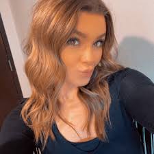 Cosmetologist introduction and services