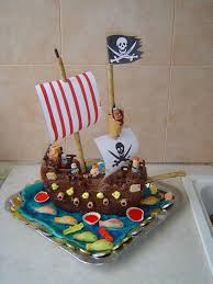 Les Creations D Arquencielle Gateau Anniversaire Original Gateau Bateau Pirate Cuisine Creative