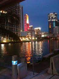 Downtown Miami Along The Miami River Via Amplification Inc Social Media Marketing Company Http Clubcabeza Blog Downtown Miami South Beach Miami Miami City