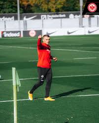 Eintracht frankfurt ii was the reserve team of eintracht frankfurt. Good Vibes From The Training Grounds Eintracht Frankfurt Facebook
