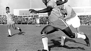 Our list of famous football players is just created for you. Top 10 Famous Brazilian People Discover Walks Blog