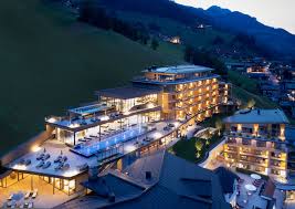 Make time to enjoy winter activities like skiing in grossarl. Das Edelweiss Salzburg Massgeschneidertes Service A List