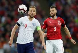 Čeští fotbalisté v londýnském chrámu wembley hájí proti anglii prvenství ve skupině d jasně, anglie nebude chtít vyhrát, protože nechce hrát osmifinále ve wembley, nýbrž v. Euro 2021 Anglie Cesko 5 0 Cesi Utrpeli Ve Wembley Drsny Vyprask Reziroval Ho Hvezdny Sterling Sport Cz