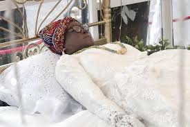 Photos From The Funeral Of Ghanaian Singer Ebony Reign Information Nigeria The final funeral rites and burial service of the late dancehall diva ebony reigns have been. ghanaian singer ebony reign
