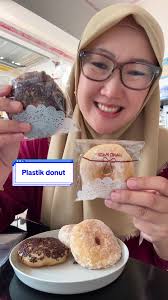 Donutnya ukuran sedang ya untuk plastik ukuran 10x10 #plastikopp  #plastikroti #plastikkue #plastikmotif