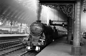 13 Wonderful Old Photographs That Show How York Railway Station Has Changed Down The Years Old Train Station Steam Trains Uk Railway Station