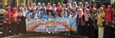 Mewakili manajemen sekolah untuk mencari contoh desain brosur? Sd Global Madani Berbagi Ilmu Dan Tebar Manfaat Untuk Kemajuan Pendidikan Sekolah Global Madani