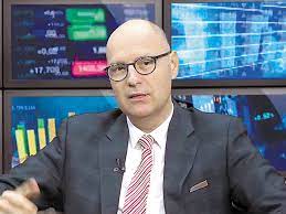 Daniel Anghel, PwC: Băncile nu vor forţa creditarea pentru a-şi reduce taxa pe active. Vor prefera să rămână în zona de certitudine pentru a evita creşterea NPL-urilor