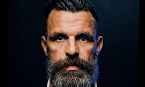 Jim: Livet bag Mr. James