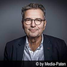 Kurbelte regisseur wolfgang staudte 67 kilometer zelluloid; Synchronsprecher Von Ed O Neill Buchen Media Paten Com