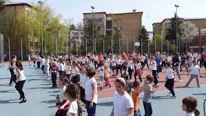 Sa zicem ca vrei sa dai la facultatea de. Facultatea De StiinÅ£e Ale MiscÄrii Sportului Si SÄnÄtÄÅ£ii Din Cadrul UniversitÄÈii Vasile Alecsandri Din BacÄu DeÈteptarea Ziarul BacÄului