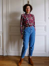 Maybe you would like to learn more about one of these? Une Blouse Un Col Victorien Et Des Fleurs Bee Made