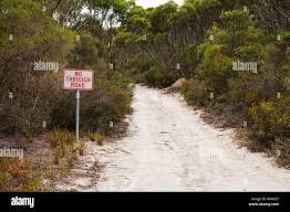 No through road sign hi-res stock photography and images - Alamy