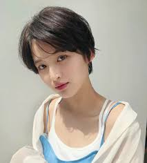 シースルー前髪のオシャレで可愛いショート 美髪 前髪 シースルー ショート モデル