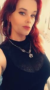 Anna Key (@annakeydjofficial)