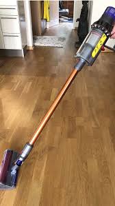 Made from borosilicate microfibers pleated hundreds of times, they capture particles as small as allergens and viruses. Dyson Cyclone V10 Absolute Im Test Nie Wieder Das Kabel Durch Die Lasche Ziehen Stern De