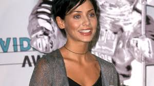 Photogallery of natalie imbruglia updates weekly. Torn Songstress Natalie Imbruglia Makes A Comeback Abc News
