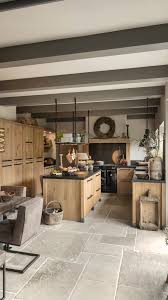 Stoere Eikenhouten Gezinskeuken Eikenhouten Gezinskeuken Keukenontwerpeiland In 2020 Kuchen Design Kuchendesign Kuchen Rustikal