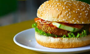 Namun, mama bisa sajikan dengan bahan berbeda yang mudah ditemukan di dapur. Cara Membuat Burger Ayam Crispy Rumahan Resepkoki99