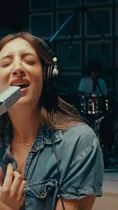 buttons live from paramount studios is up in youtube! @__solwas__ , thank  you for making this jazzy song with me & thank you to my band:  @isabella_both